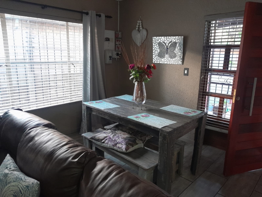 3 Bedroom Property for Sale in Geelhoutpark North West